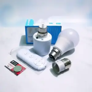 ১ টি রিমোট কন্টোল লাইট হোল্ডার সাথে ১  টি লাইট