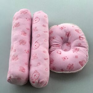 দুইটি কোল বালিশ ১ টি বালিশ ৩৭০ টাকা